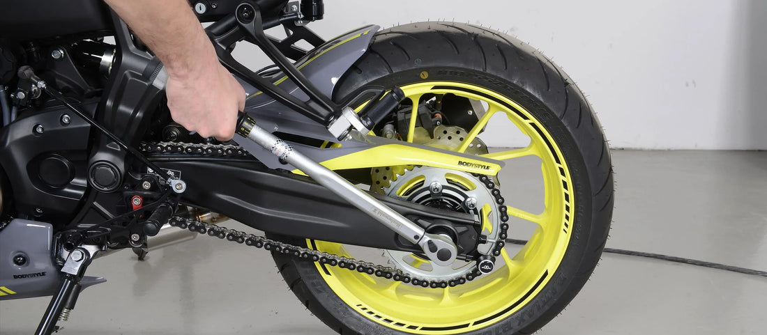 Couple de serrage roue avant et arrière Yamaha MT-07 : les valeurs à respecter pour rouler en sécurité