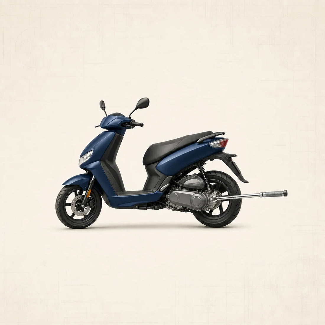 Scooter urbain bleu vu de profil avec clé dynamométrique engagée sur l’écrou de roue arrière